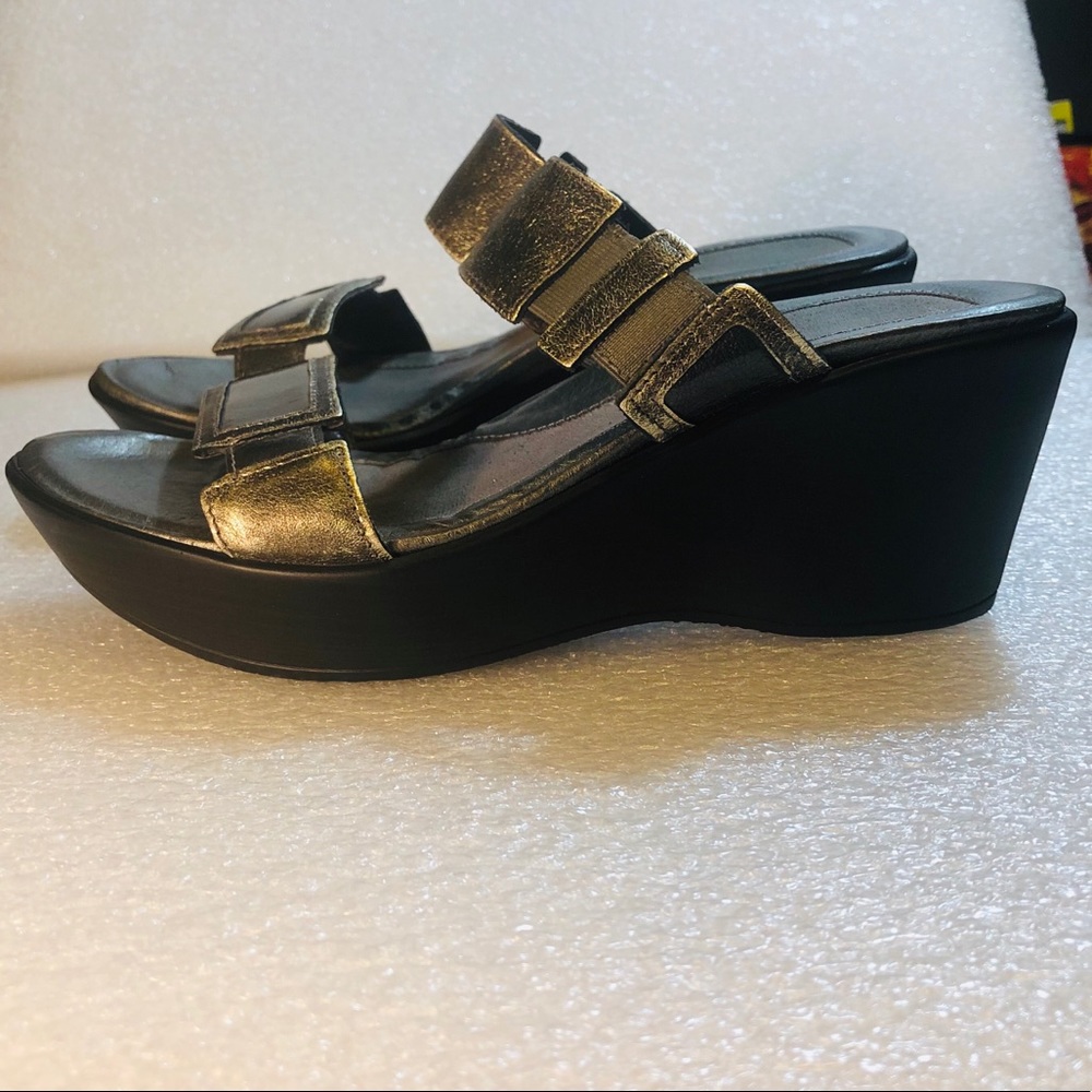 Naot Women’s Metallic Wedge Sandals, Size 39 - Picture 2 of 7